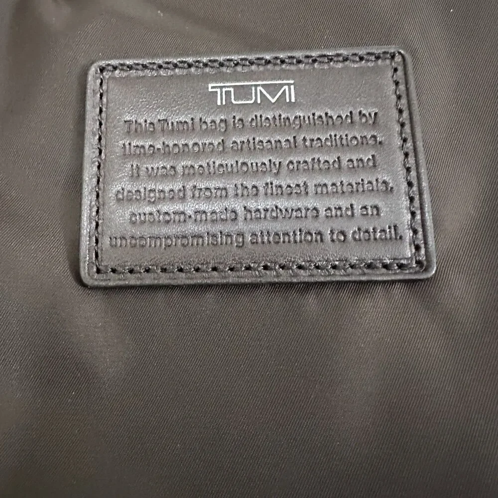 Tumi luggage voyageur